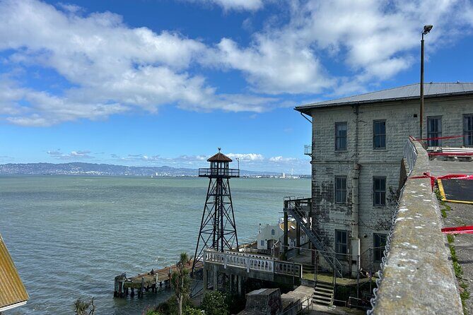 Official Inside Alcatraz Cruise - Tour Duration and Group Size