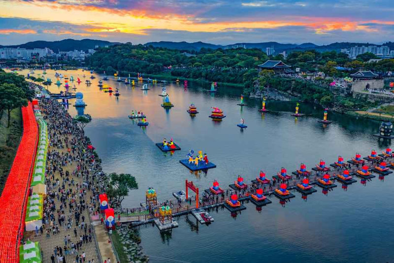 Official-Jinju Lantern Festival & Sacheon Day Tour (From Busan) - Who should book this day tour?