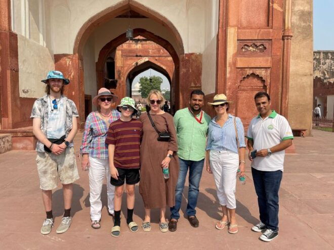 Official Tour Guide for Taj Mahal & Agra Fort Sightseeing - Directions