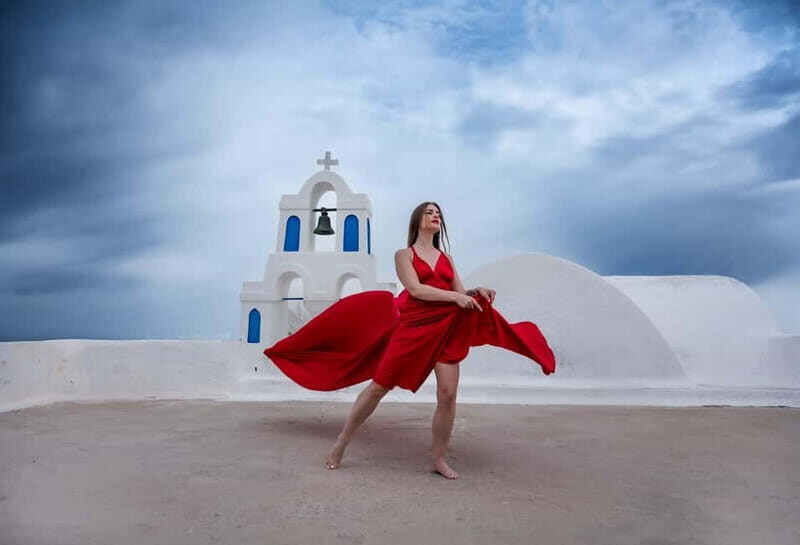 Oía: Santorini Professional Photoshoot with Edited Photos - Pricing and Value