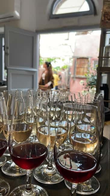 Oia: Wine Tasting with Cold Cuts or Cured Fish - An In-Depth Look at the Experience