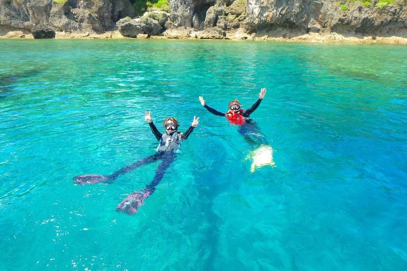 Okinawa: Blue Cave Snorkeling & Diving Experience - The cave, the fish and the limits of the view