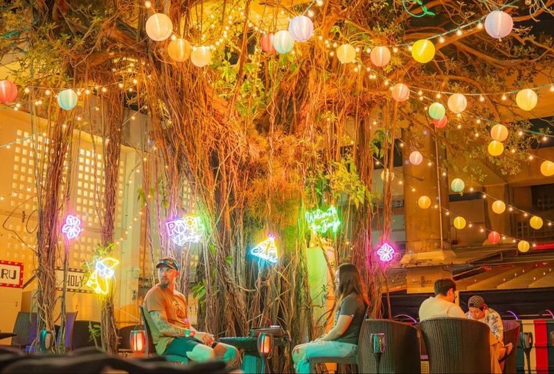 Okinawa: Sky BAR TOPTREE Nightclub Admission Ticket (For Foreign) - Key points before you go
