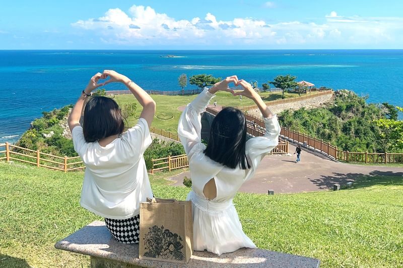 Okinawa Southern Popular Attractions Day Tour with Chinese Guide: Okinawa World & Gyokusendo Cave (including admission) - Shinbara Beach - Senaga Island - Outlet/DMM Kariyushi Aquarium - Chinen Misaki Park - Key points before you book