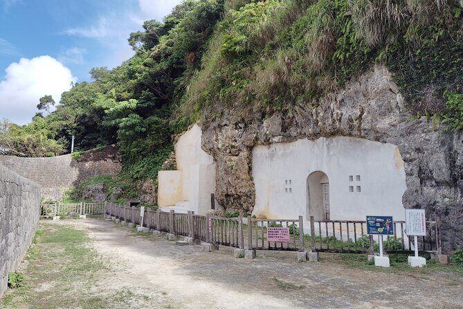Okinawa: Urasoe Castle, Royal Tomb & War History Walk - Who Should Consider This Tour?