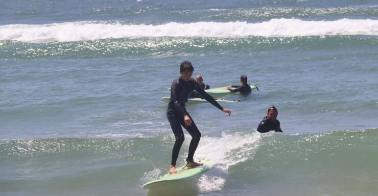 Okira 2 Adventure, Surf Lessons - Location and Accessibility