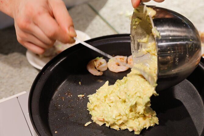 Okonomiyaki making experience~Japanese popular food - The Sum Up