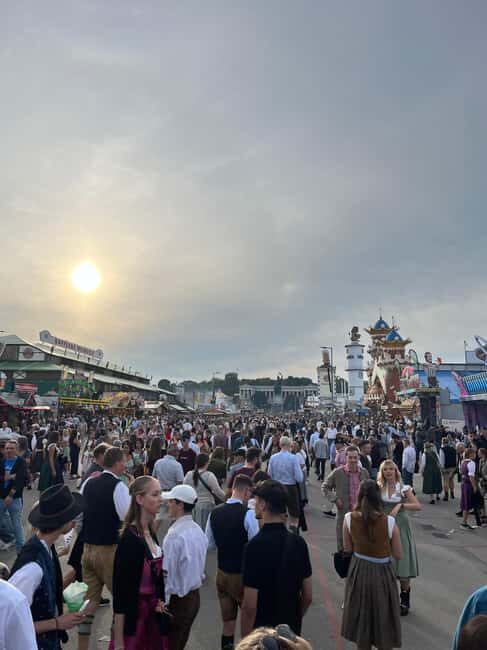 Oktoberfest Tour with Beer and Lunch in one of the big tents - FAQ