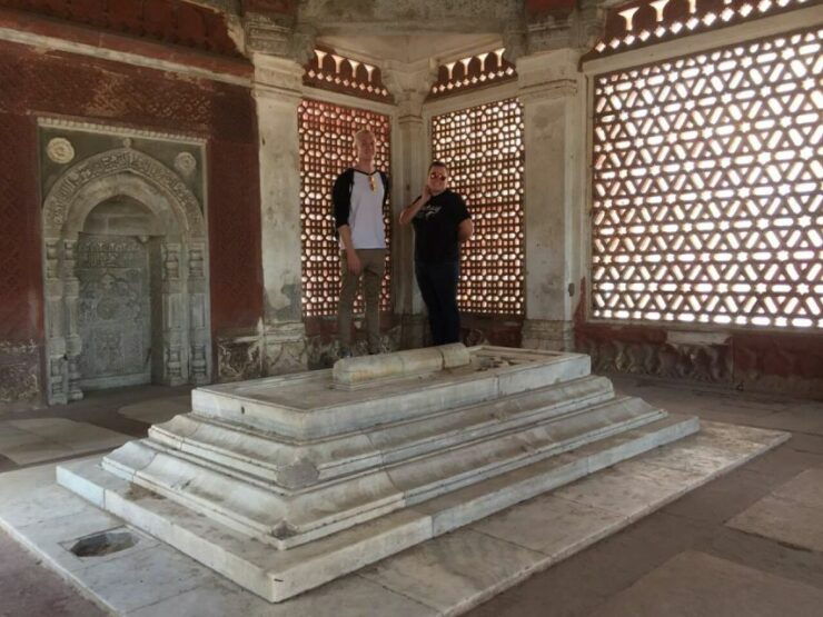 Old and New Delhi: 8-Hour Private City Tour - Highlights of the Tour