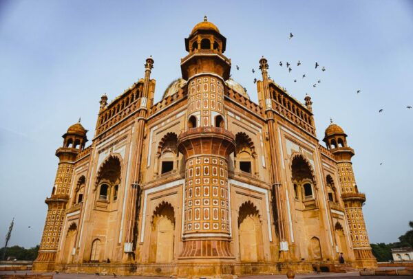 Old and New Delhi: Guided Tour in 4 or 8 Hours - Important Tour Information