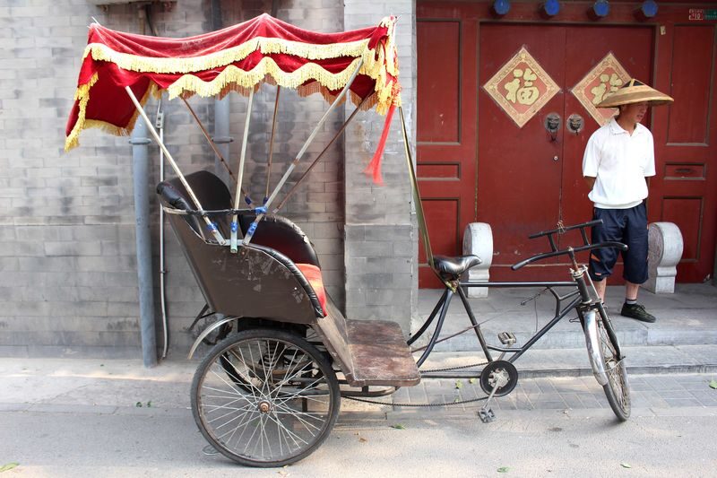 Old Beijing Hutong Rickshaw Tour - The first turn into old Beijing
