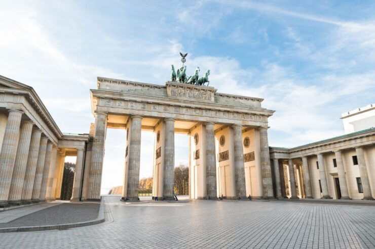 Old Berlin Tour: Brandenburg Gate, Unter Den Linden & More - Pariser Platz: a Window Into Prussian Eras