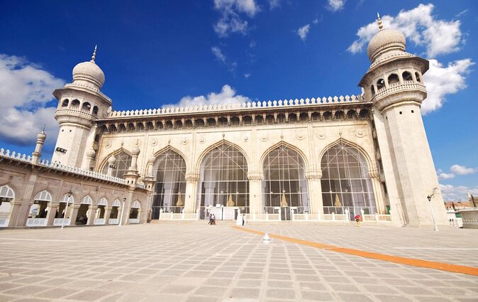 Old City Walk in Hyderabad With Professional Guide to Go Back 400 Years in Time - Benefits of Professional Guided Tour
