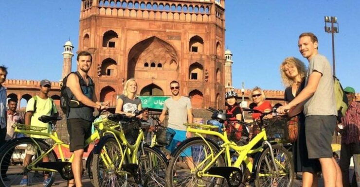 Old Delhi: 3.5-Hour Small-Group Bike Tour With Breakfast - Experience the Charm of Old Delhi