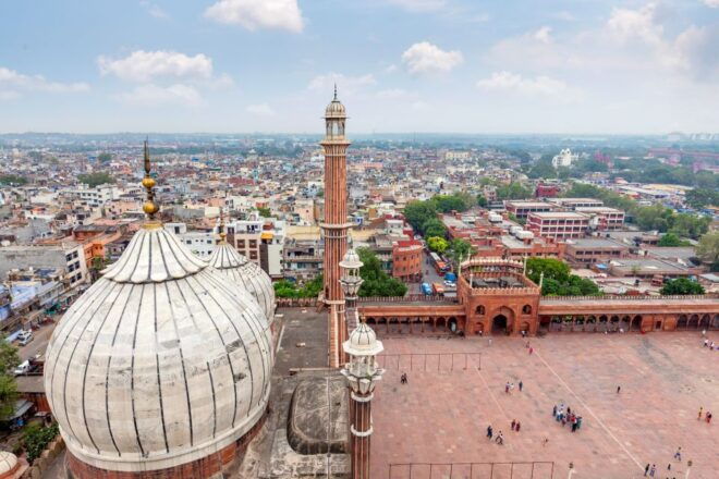 Old Delhi: 3-Hour Tuk-Tuk/Rickshaw Tour - Experience the Community Kitchen at Gurudwara Sis Ganj