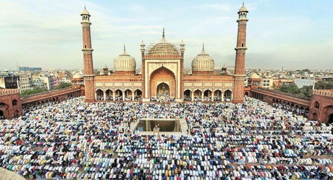 Old Delhi: City Tour With Tuk Tuk at Chandni Chowk - Gurudwara Sis Ganj Sahib: Taking in Sikh Culture