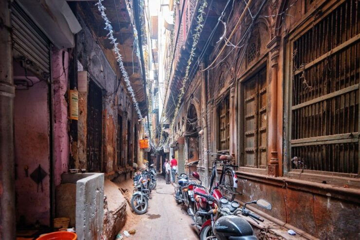 Old Delhi: Guided Chandni Chowk, Food Tasting & Tuk Tuk Tour - Tour Details: Duration, Cancellation Policy & Payment Options