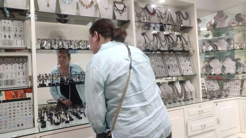 Old Delhi Jewelry & Embellishment Walk (Half-Day, Women-Led) - Good To Know