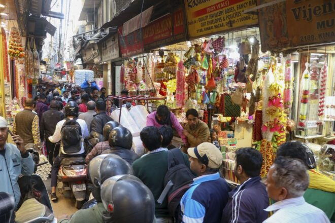 Old Delhi Markets & Temples Tour - Discovering the Heart of the Mughal Empire