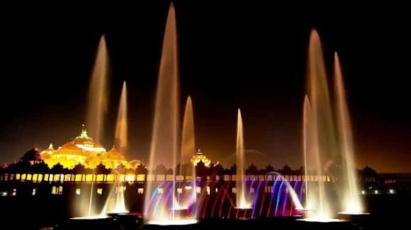 Old Delhi Private Sightseeing Tour with Akshardham Temple - Chandni Chowk — Where Chaos Meets Charm