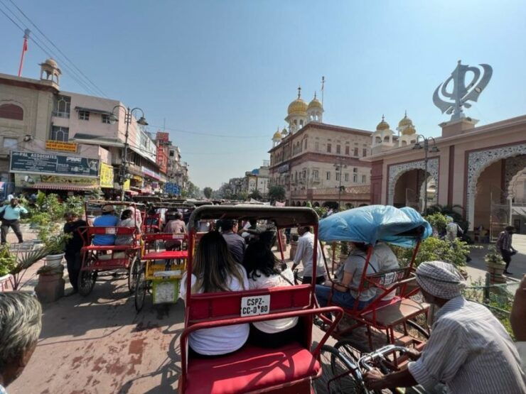 Old Delhi: Private Tour of Chandni Chowk, Tuk Tuk & Food - Exploring the Historic Jama Masjid