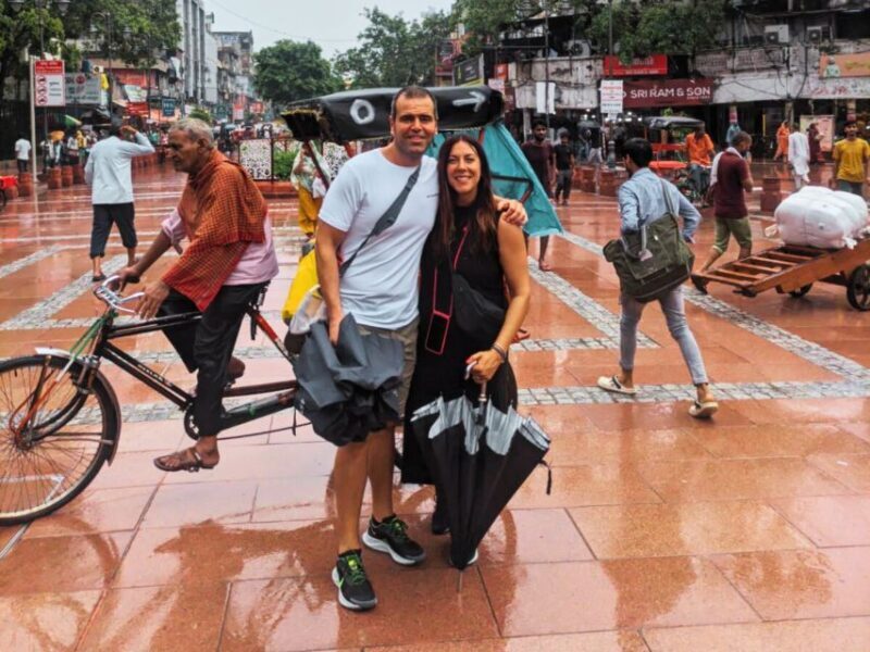 Old Delhi: Walking Tour with Tuk Tuk Ride & Snacks (Español) - Authentic Insights from Past Participants