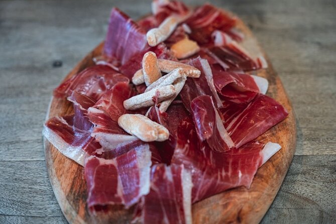 Old Granada Market & Food Tasting Tour - Exploring With a Guide