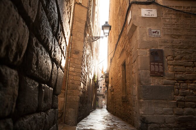 Old Jewish Quarter Barcelona Private Tour With Virtual Reality - Virtual Reality Experience With Special Glasses
