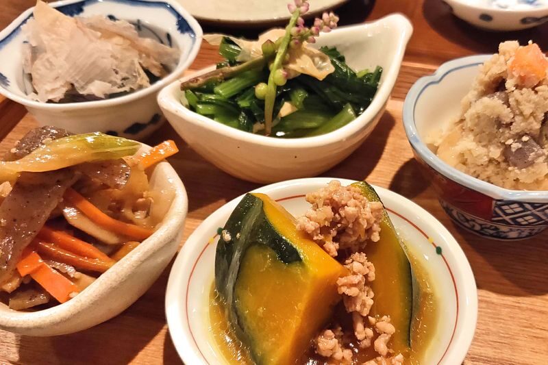 Old Kyoto Nighttime All-Inclusive Local Food Tour - A second restaurant, another round of dishes