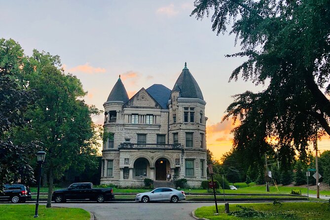 Old Louisville Ghost Tour as Recommended by The New York Times @ 4th and Ormsby - Highlights of the Ghost Tour