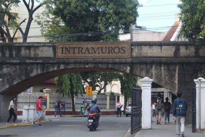 Old Manila Tour: Rizal Park, Intramuros & Drive by Binondo - Uncovering the History of Fort Santiago