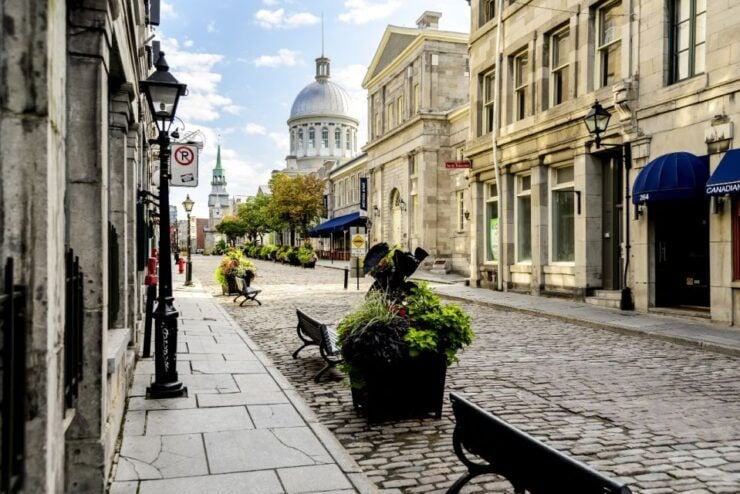 Old Montréal: 2-Hour VIP Walking Tour - Tour Overview