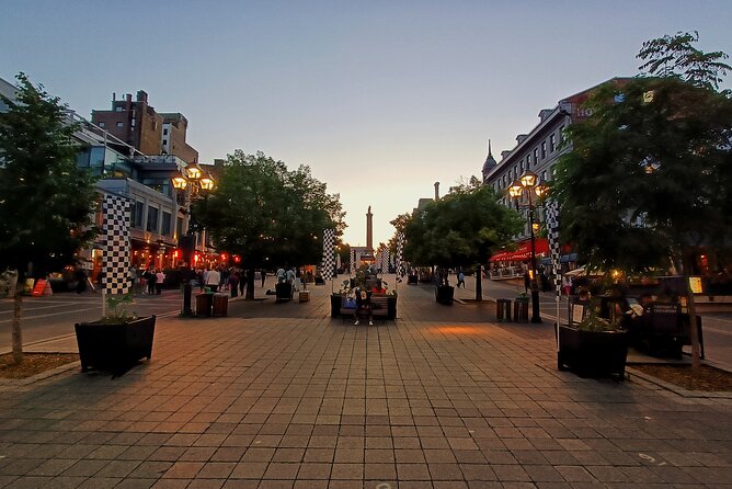 Old Montreal at Twilight Walking Tour Semi-Private - Tour Experience