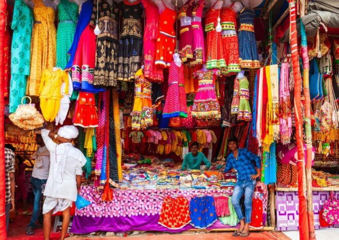 Old & New Delhi: Private Guided City Tour by Car With Snacks - Important Information for Participants