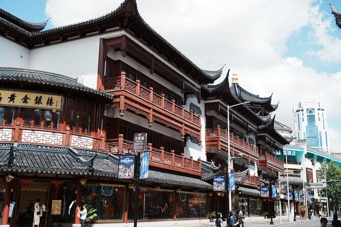 Old Shanghai Footprints Yu Garden Walking Tour - Practical Tips for Your Tour