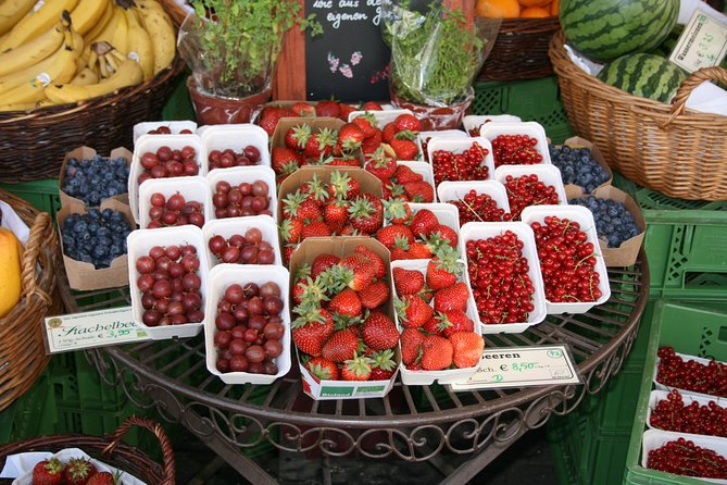 Old Town Tour and Viktualienmarkt Tour - Meeting and Pickup