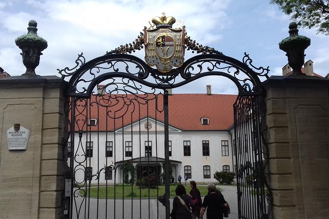 Old Town Tour in Klagenfurt Am Wörthersee - Pricing and Copyright