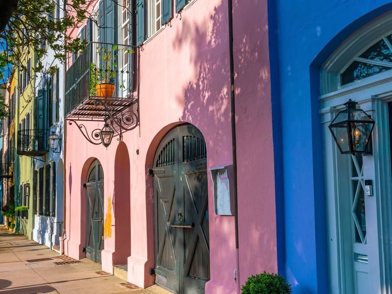 Old Town Trolley Tour in Charleston - Three stops, with room for photos