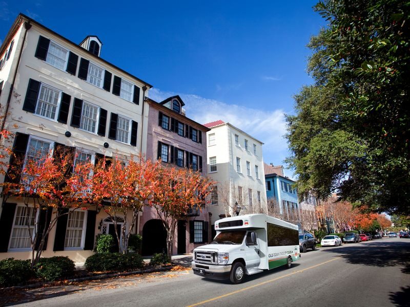 Old Town Trolley Tour in Charleston - Timing and the Visitor Center meeting point