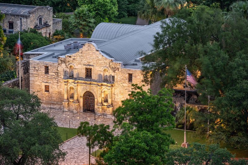 Old Town Trolley Tours in San Antonio - Should you book the San Antonio trolley?