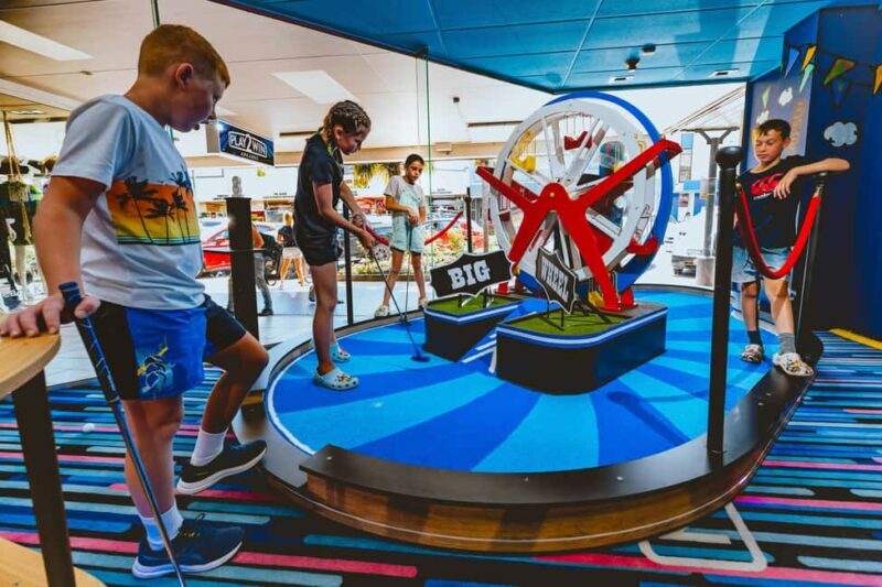 Oldenburg: Puttbrothers Adventure Mini Golf - A Deep Dive into the Adventure: What Makes It Stand Out