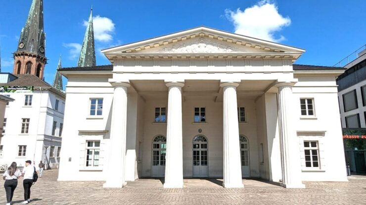 Oldenburg: Romantic Old Town Self-guided Discovery Tour - Tour Highlights and Experience