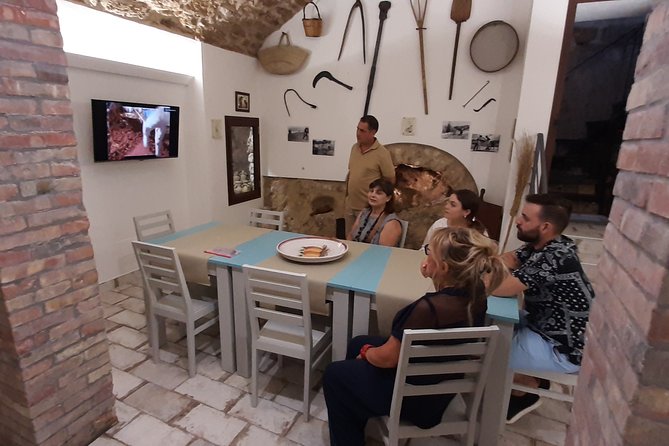 Olfactory Itinerary and Visit to the Ancient Granary Caves - Duration and Maximum Capacity