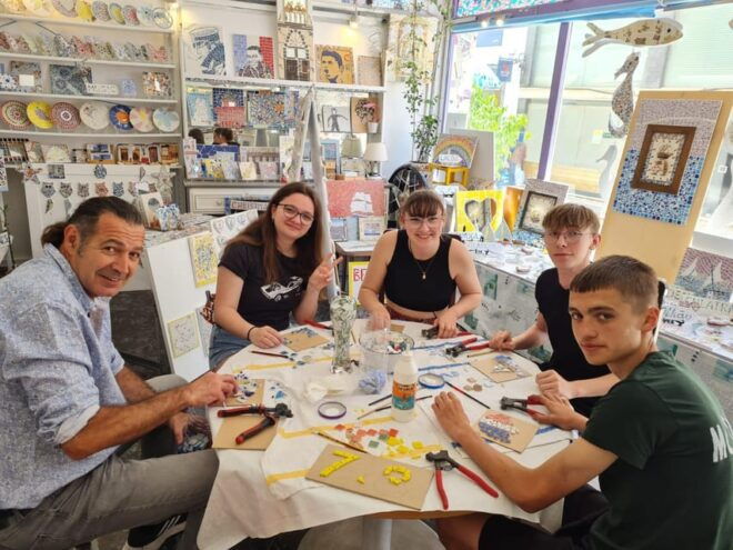 Olhão: Art Mosaic 2 Hours Workshop by Mosaicolhão - Languages and Accessibility
