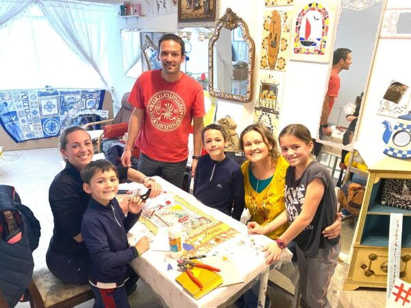 Olhão: Art Mosaic 2 Hours Workshop by Mosaicolhão - Customizable Gifts