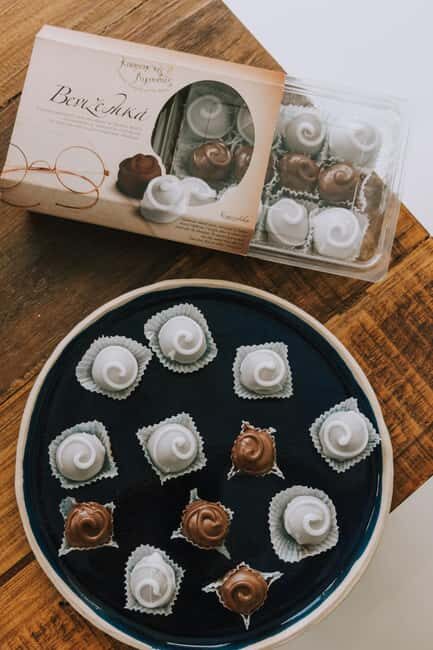 Olicatessen: Honey, Olive Oil and Traditional Greek Products - A Tasty Glimpse into Greek Food Culture at Olicatessen