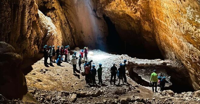 Oliena: the Nurre De Su Hoda Cave Hiking - Cave Visit
