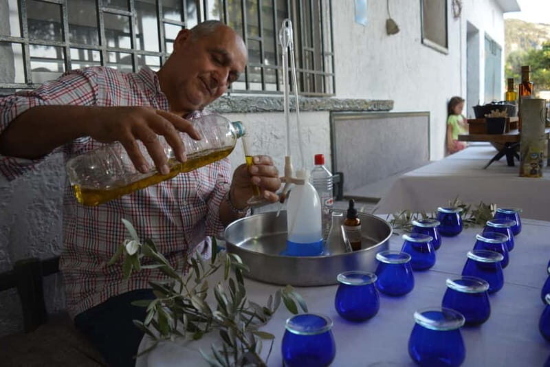 Olives & Olive Oil & Wine Tasting (3 in 1 Experience!) - Learning to Taste Olive Oil Like a Pro