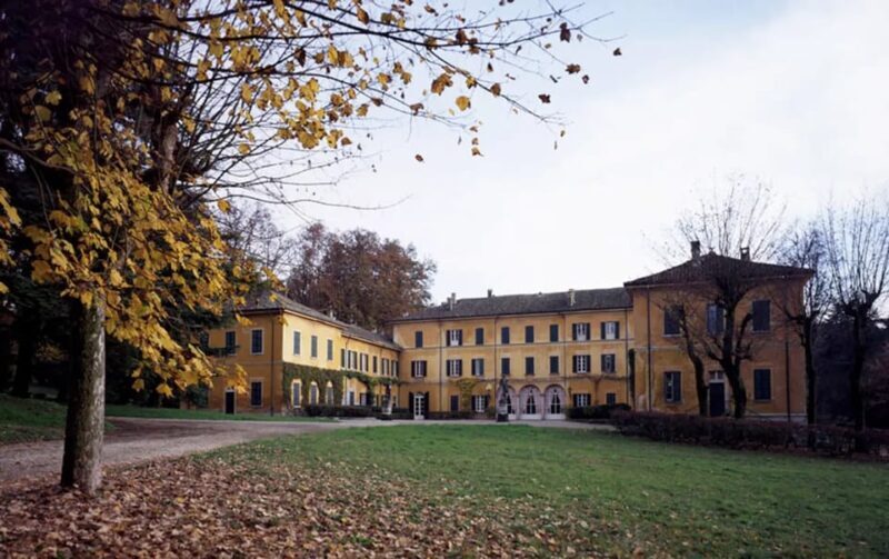 Oltrepò Pavese: Winery Tour and Wine Tasting outside Milan - An Introduction to the Experience