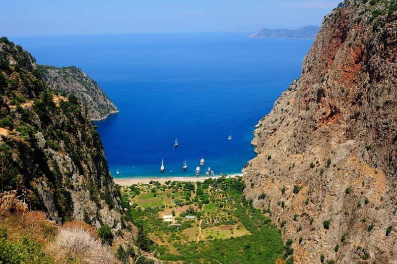 Ölüdeniz: Blue Cave, Butterfly Valley & Lunch Boat Tour - The Experience & Group Dynamics